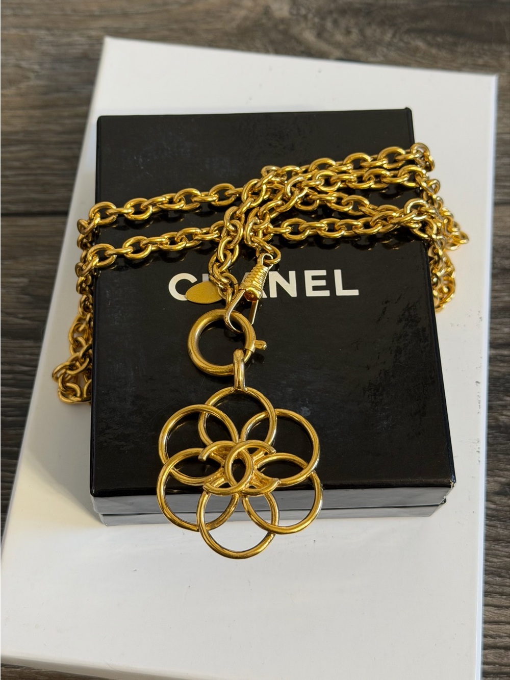 CHANEL Vintage Gold Flower CC Chain Pendant Necklace